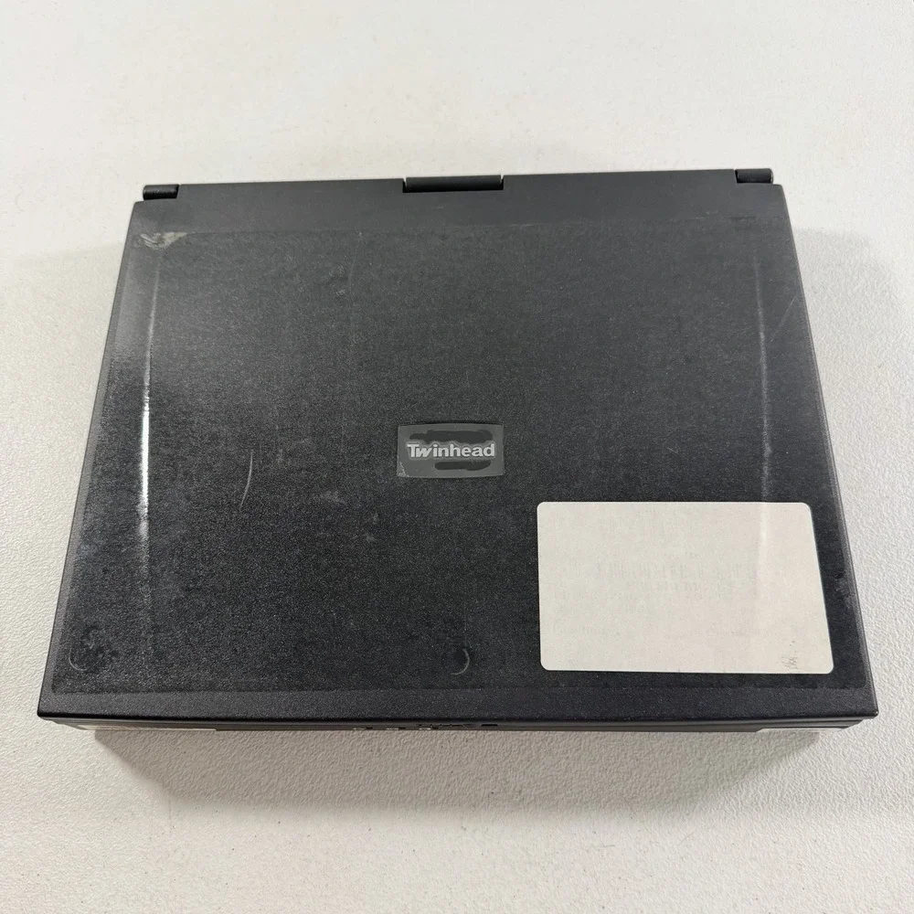 Vintage Twinhead P88 Laptop Computer Intel Pentium II AS IS FOR PARTS‎ READ